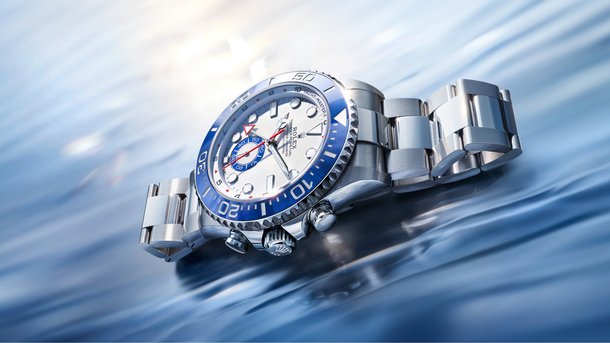 Dieser einzigartige Regatta-Chronograph verfügt über eine von Rolex entwickelte exklusive Funktion: einen programmierbaren Countdown mit mechanischem Speicher und Synchronisation „im Flug“.